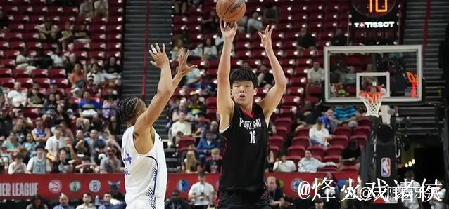 科林斯表现平平：全场10投5中，贡献10分2篮板1助攻1盖帽